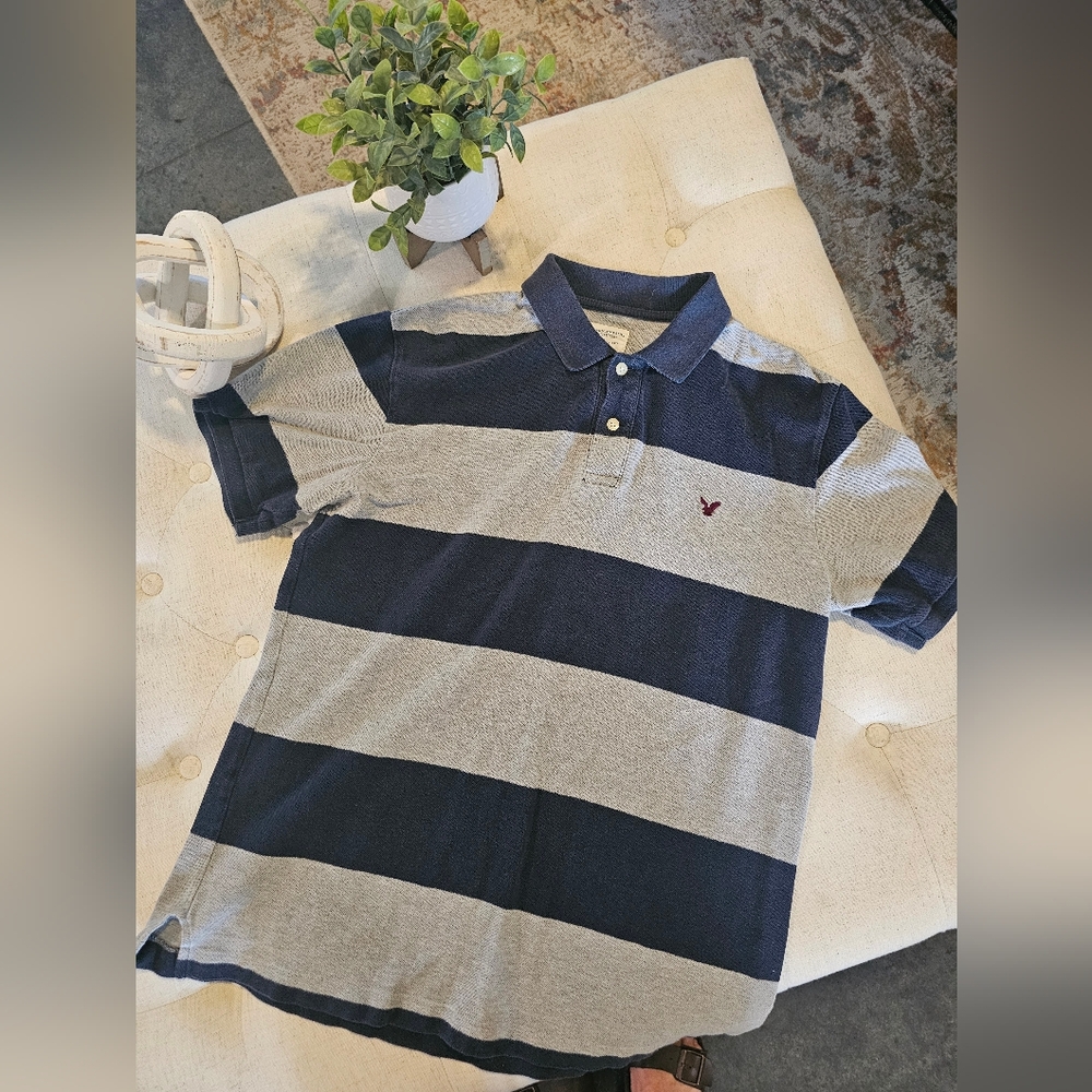 Men's American Eagle shirt Small